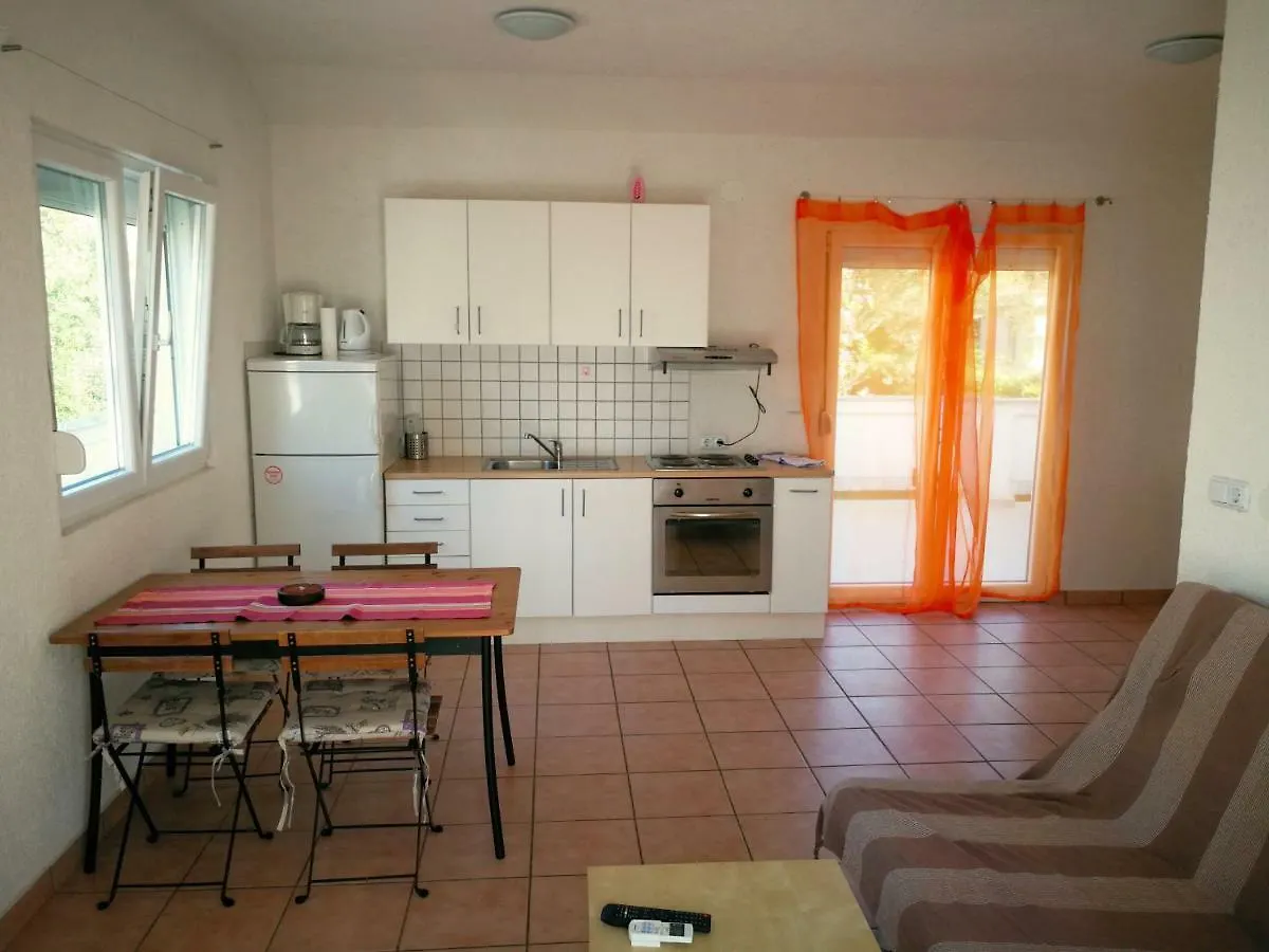 Family Friendly Apartments Island Rab Kampor Horvátország